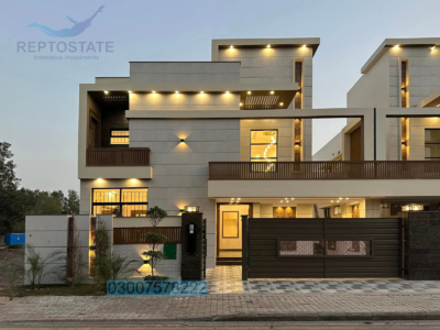 10 Marla House for sale in Bahria town Lahore