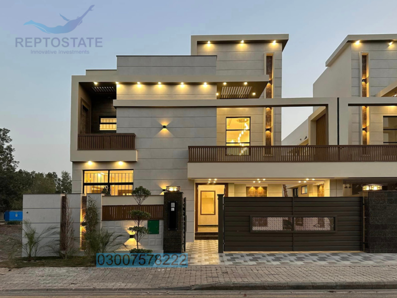 10 Marla House for sale in Bahria town Lahore