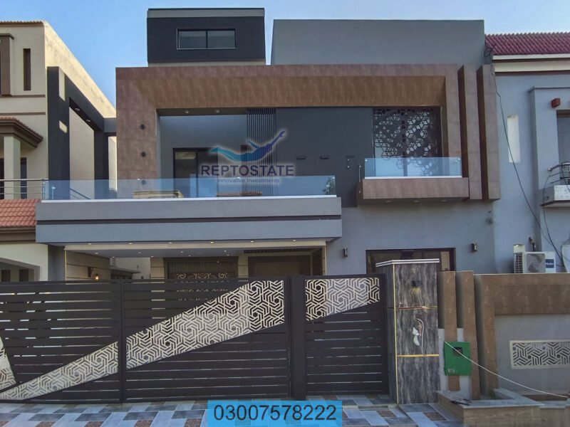 10 Marla House for sale in Bahria town Lahore