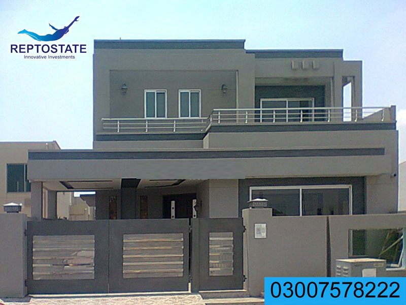 10 Marla House for sale in Bahria town Lahore