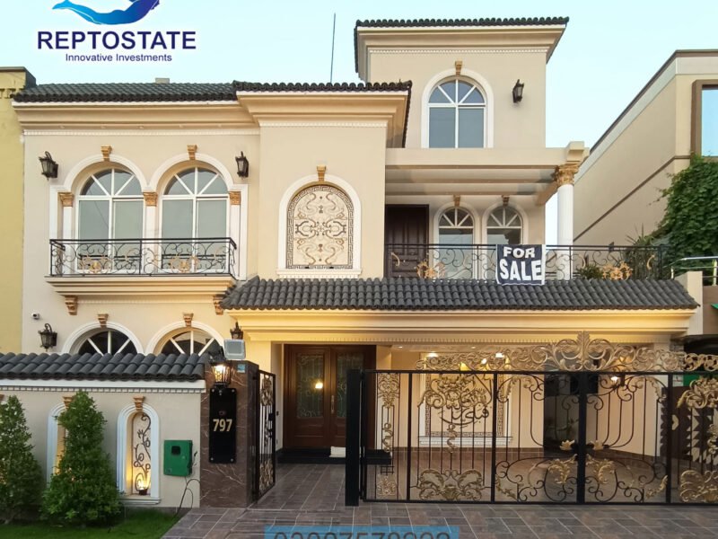 10 Marla House for sale in Bahria town Lahore